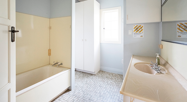 Awhitu House - Bathroom.