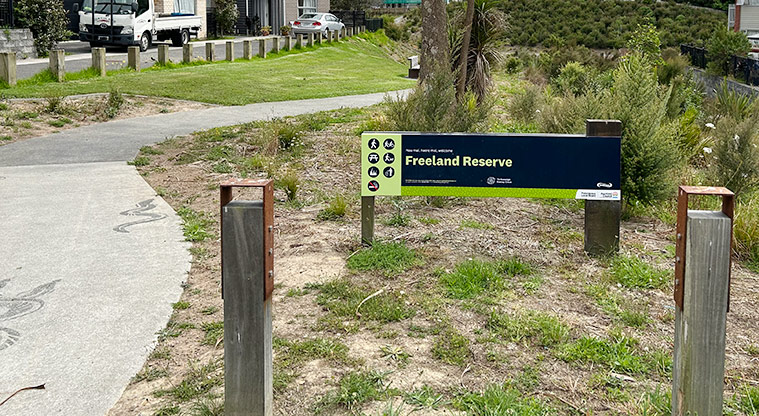 Freeland Reserve - Sign and section of the path at the southern end of the reserve. Photo credit: S Hulse.