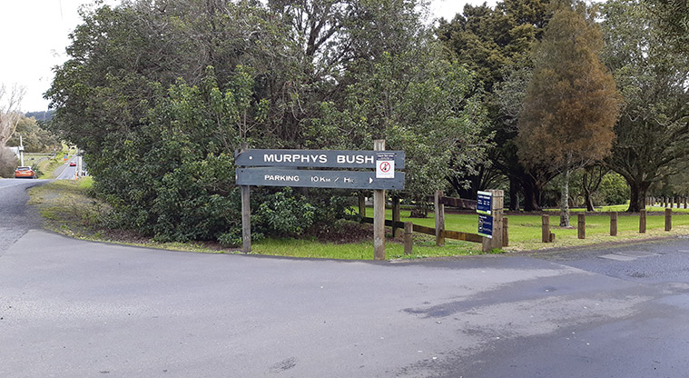 Murphys Bush Reserve - Sign at the entrance to the parking area.