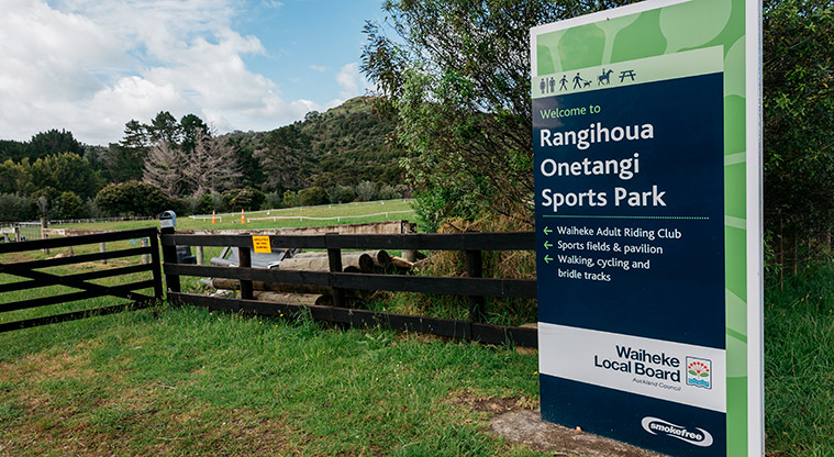 Onetangi Sports Park - Sign at the entrance to the park.