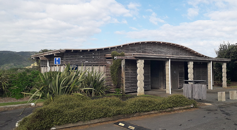 Piha Domain - Entrance to the toilets from the car park.
