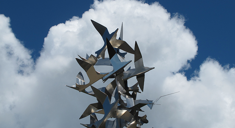 Botanic Gardens East Sculpture Path - Fred Graham, Manu Torina (2005)