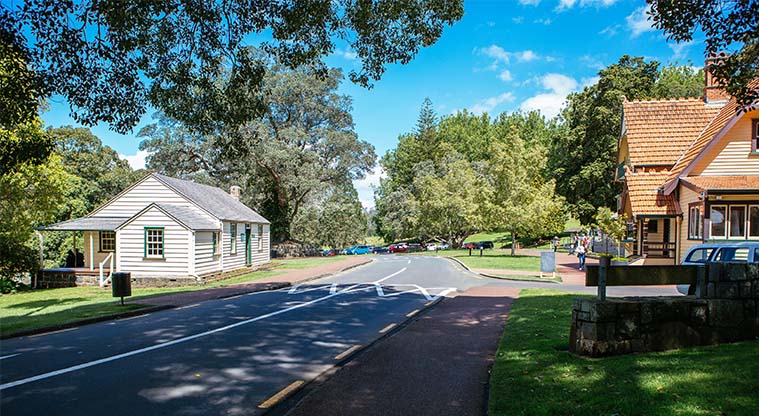 Coast to Coast Path (Cornwall Park to Manukau Harbour) – Path past the Discovery Hub ‘Huia Lodge’.