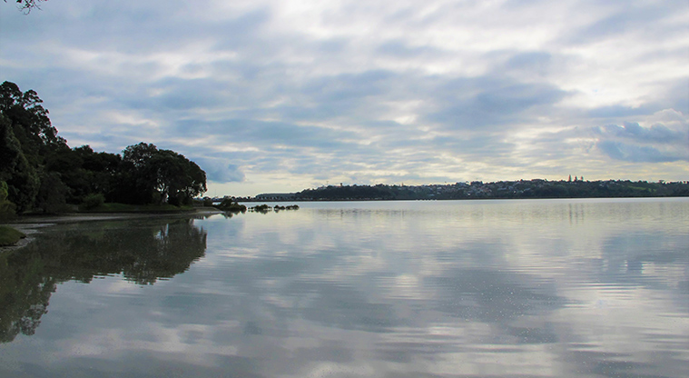 Hobson Bay West Path - Great views over Hobson Bay.