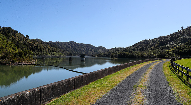 Hūnua Suspension Bridge Path - Track alongside Wairoa Dam.