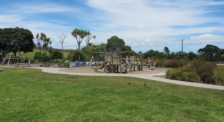 Onehunga Bay to Waikowhai Path - The playground at Onehunga Bay Reserve.