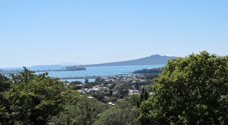 Ōhinerau / Mt Hobson Path - Views to other maunga (mountains), Maungauika / North Head (left) and Rangitoto.