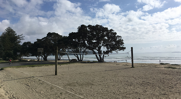 Ōrewa Beachfront Path - Beachfront volleyball court.