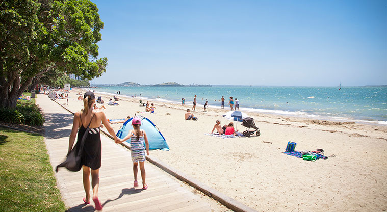 St Heliers to Mission Bay Path – Kohimarama Beach boardwalk.
