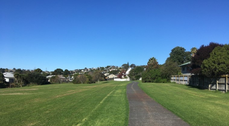 Stanmore Bay Path – Flat, grassy area where you can enjoy a picnic or kick a ball around.