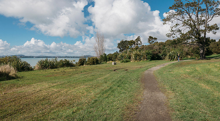 Te Atatū Harbourside Path - Short section of gravel.