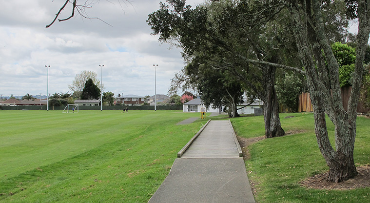 Te Atatū Peninsula Park Path – Small raised boardwalk section.