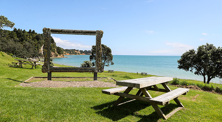 Tāpapakanga Historic Path - Path start.