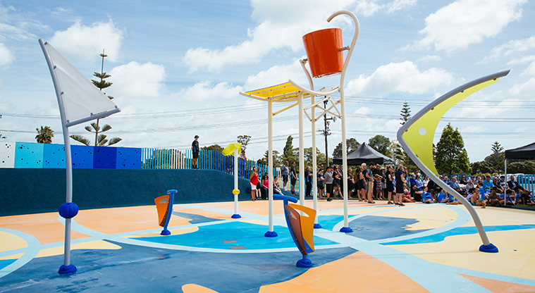 Whangaparāoa Path - Splash pad at the Stanmore Bay Leisure Centre.