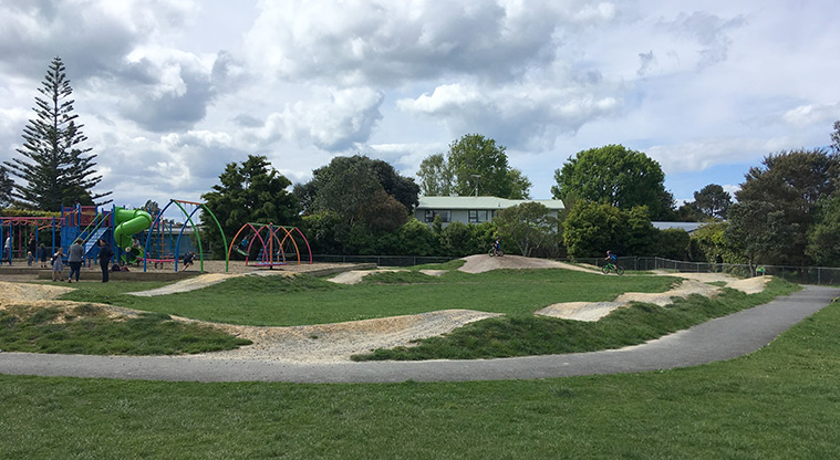 Whangaparāoa School Path – Pump track by the playground.