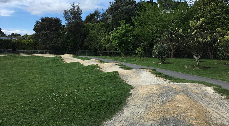 Whangaparāoa School Path – Pump track.