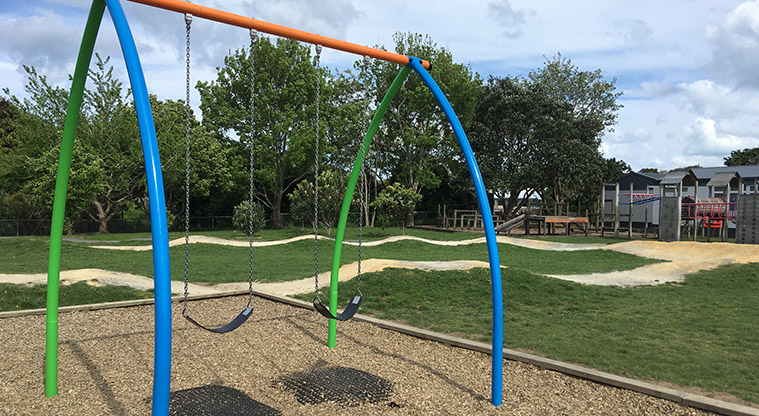 Whangaparāoa School Path – Pump track behind the playground.